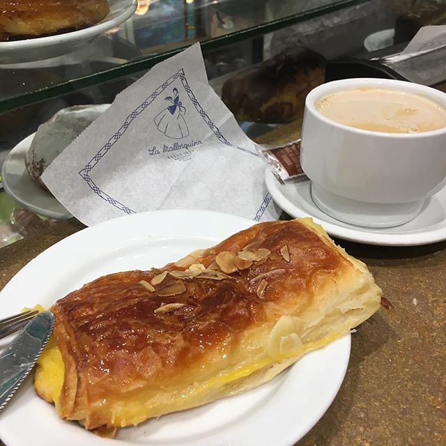 Breakfast of fatsos!!!#madrid  #madridspain #lamallorquina #delicious #lastbreakfast